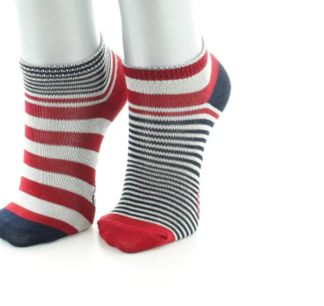 Hot Berthe Aux Grands Pieds Chaussettes Bébé Rayures Asymétriques