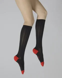 Outlet Berthe Aux Grands Pieds Chaussettes hautes en soie noir-rouge