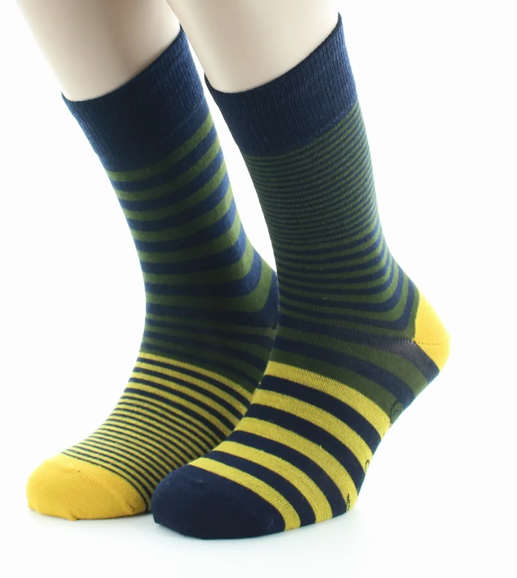 Outlet Berthe Aux Grands Pieds Chaussettes homme laine peignée rayures asymétriques bleu marine, kaki et jaune