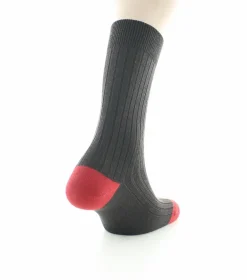 Outlet Berthe Aux Grands Pieds Chaussettes homme laine peignée marron et rouge