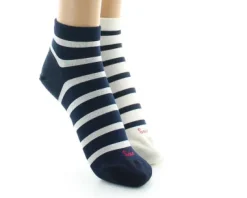 Clearance Berthe Aux Grands Pieds Socquettes en soie rayées asymétriques Marine et Ecru