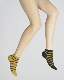 Sale Berthe Aux Grands Pieds Socquettes en soie rayées asymétriques Moutarde et Marine